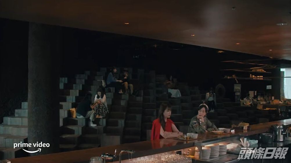 深田恭子（左）在劇中陷入婚姻危機。